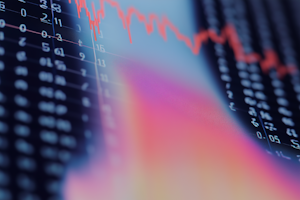 Financial analyst and consultant with expertise in wealth management